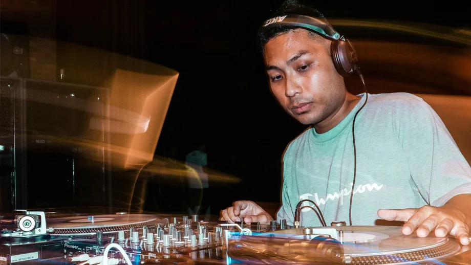 DJ YOUNG MO